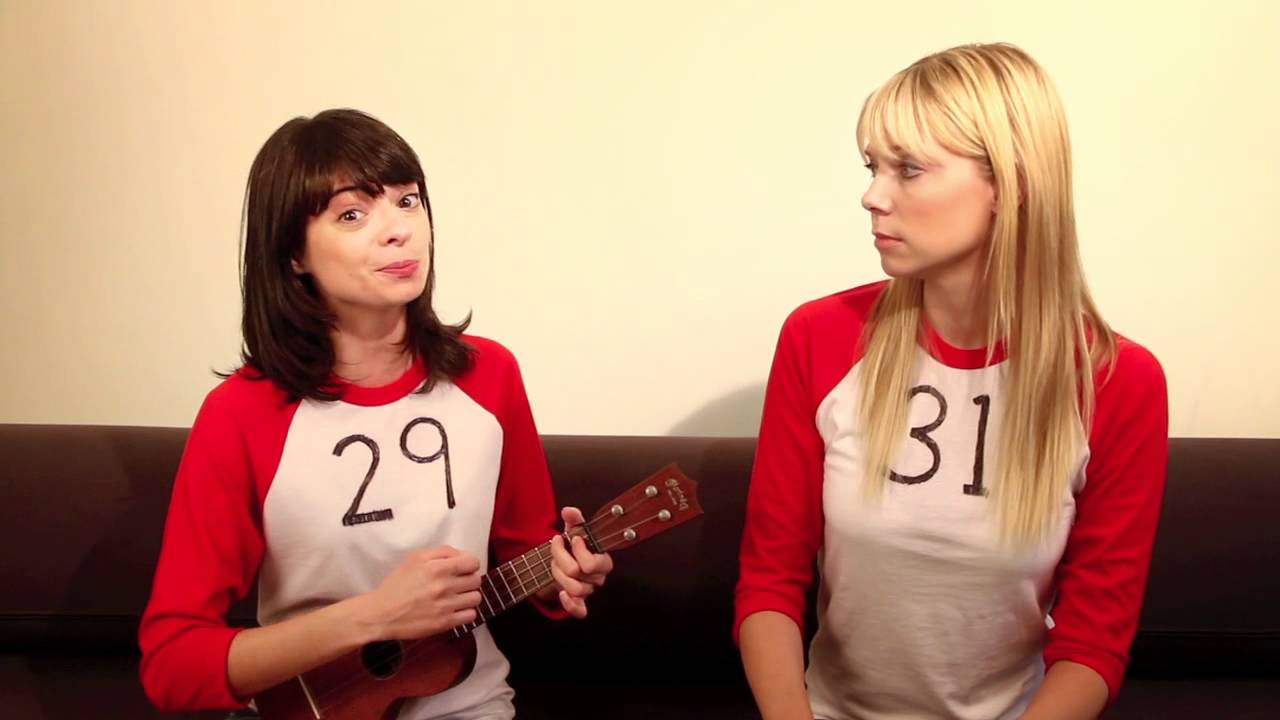 25 year old woman dating a 20 year old man